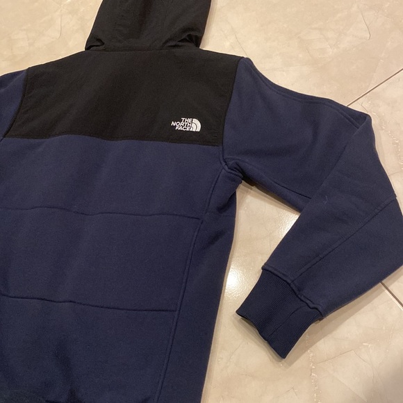 North Face jacket, size small. Navy blue with black. Excellent condition - Picture 7 of 7